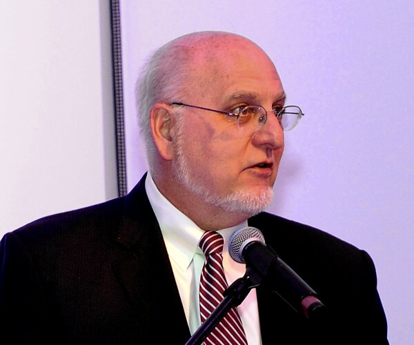 Robert Redfield, AIDs Researcher, to Head CDC