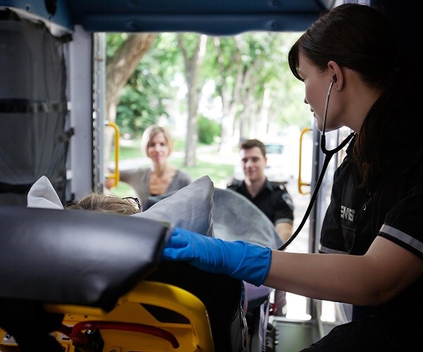 EMTs Grant Laura Mullins' Dying Wish to See a Lighthouse