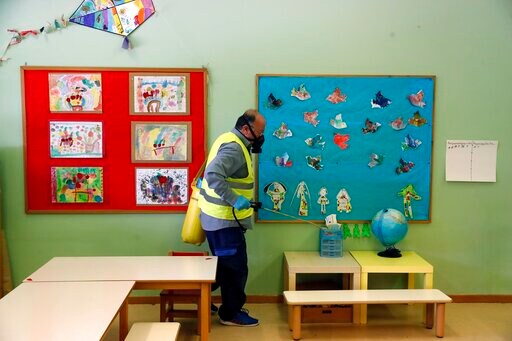 Greece Lifts Its Lockdown on Hotels, Pools, Golf Courses