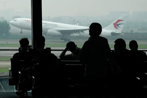Muddy Conditions Hamper Search for China Eastern Wreckage