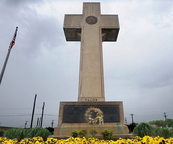 Challenged by Atheists, Cross-Shaped Memorials' Fate in SCOTUS' Hands