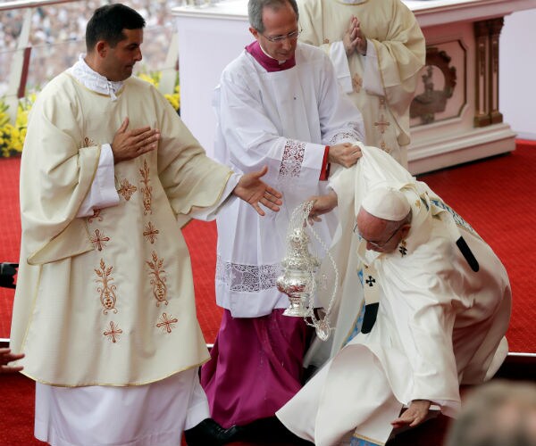 Pope Stumbles, Leads Mass Celebrating Poland's Deep Catholic Roots