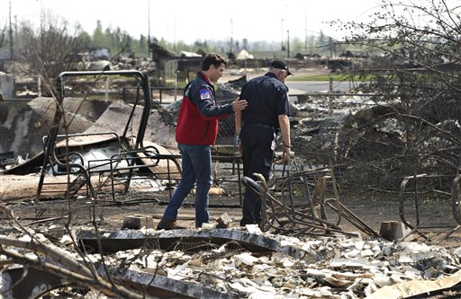 Trudeau Praises Firefighters Efforts to Save Oil Sands City