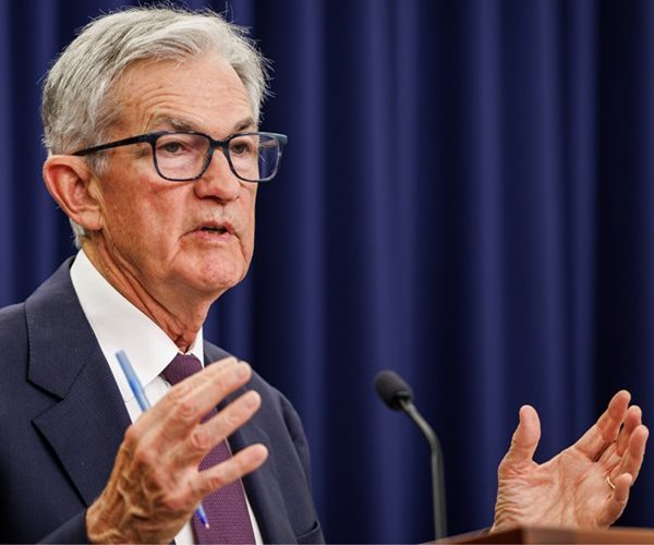 Powell: No Risk-Free Path as Fed Balances Jobs, Inflation