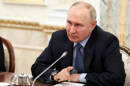 Putin Mixes Threats of New Offensive in Ukraine with Offers of Peace Talks