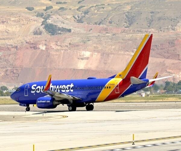 Southwest Air Warns of 1Q23 Loss After Meltdown