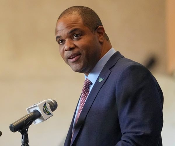 Dallas Mayor: Wall Street to Bolt NYC Under Mamdani