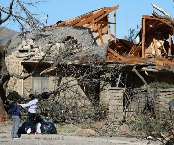 Tornado Slams Dallas; Tree Falls on Arkansas Home, Killing 1
