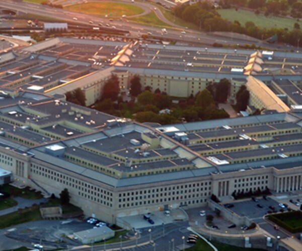 White House Picks Boeing Executive as Pentagon's No. 2