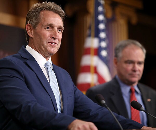 Sens Call for New Authorization for Military Force Against ISIS