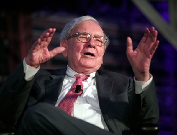 Buffett's Berkshire Raises Oil Bet With Kinder Morgan Stake