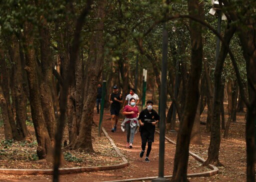 Mexico Continues Tug of war with Firms over Virus Outbreak