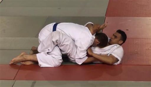 The Latest: Hollande Boosting Support for Fight against IS