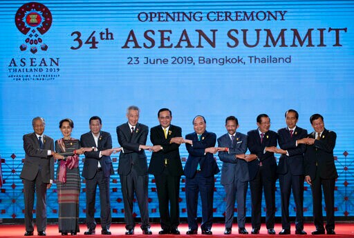 ASEAN Leaders Call for Restraint amid Sea Row, US-China Rift