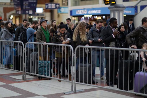 UK Faces Strike-hit Christmas by Post, Train and Air
