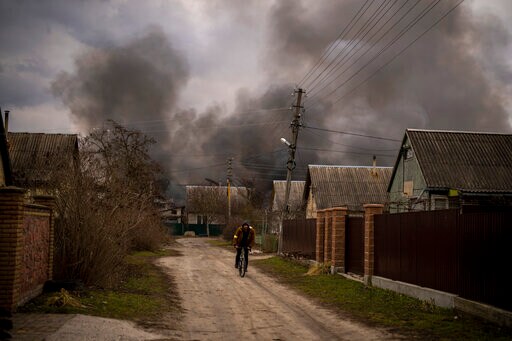 Ukraine Says Evacuations Stall amid Russian Shelling