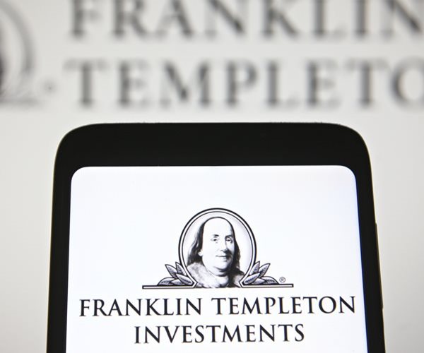 Saudi Arabia, US Asset Managers Strike Multibillion Deals