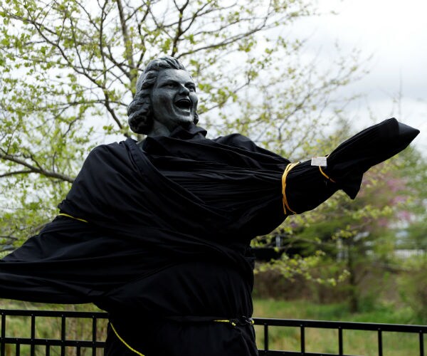 kate smith statue in philadelphia pennsylvania