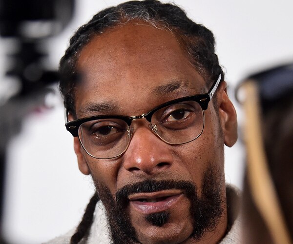 Snoop Dogg: 'Roots,' Other (Bleep Bleep) Shows About Slavery Should Be Boycotted 