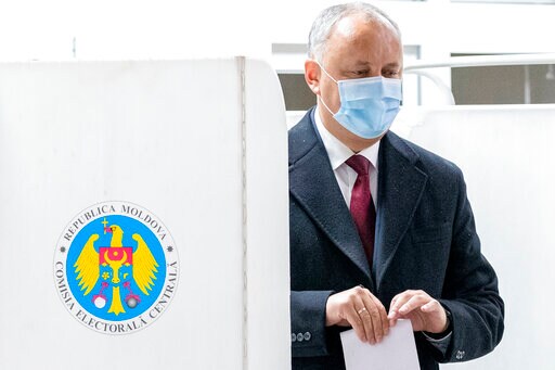 Moldovans Vote for President, Pro-EU or Pro-Russia Visions