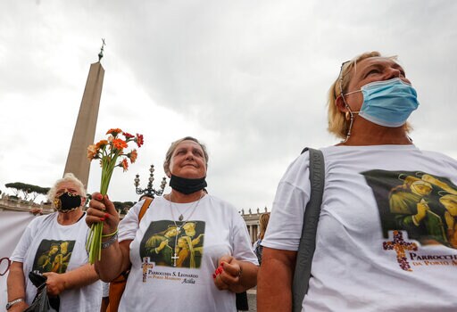Pope Honors Grandparents on First World Day for Elderly