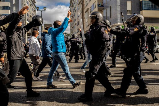 Metalworkers, Police Clash in Spain amid Inflation Protest