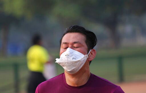 New Delhi's Polluted Air Doesn't Deter Distance Runners
