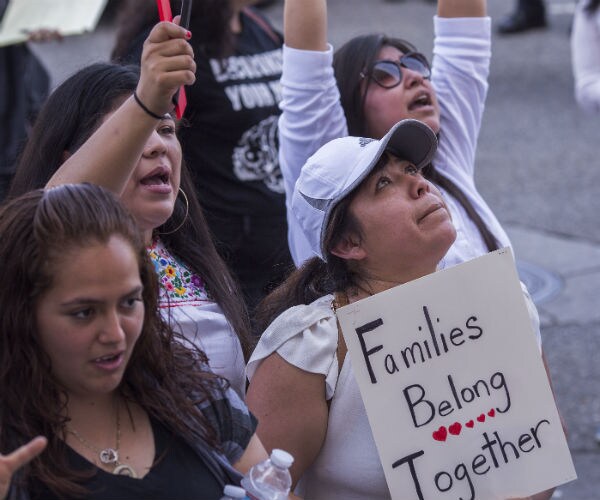 Judge: ICE Officers Should Do DNA Tests on Migrant Children