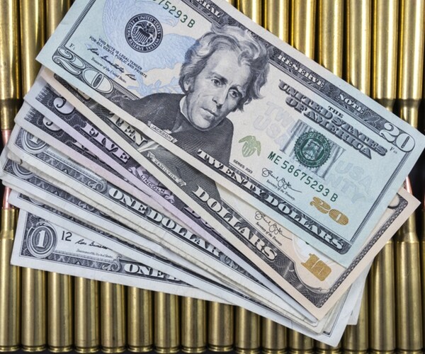 Wells Fargo CFO: Government, Not Banks, Should Set Gun-Safety Policies 