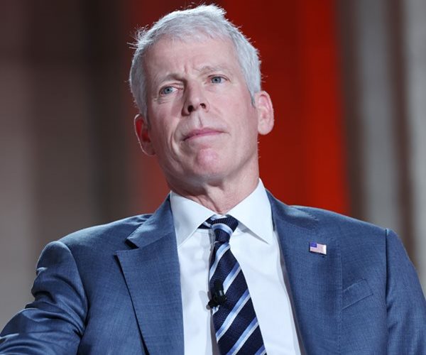 US Energy Chief: Oil Unlikely to Hit $200 a Barrel