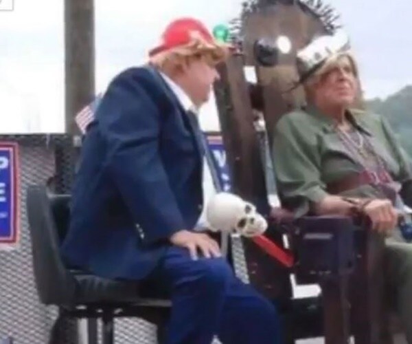 Parade Float Has Hillary in Electric Chair, Trump Flipping Switch