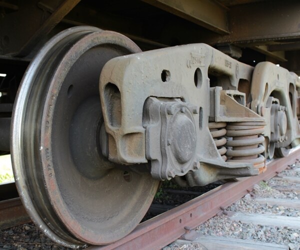 DePaul Study: Cheap Oil Undercuts US Rail, Bus Service