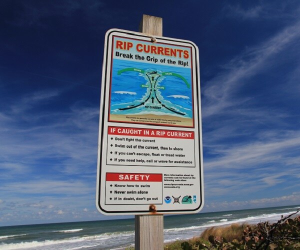 Seabrook Beach Rip Current Drowns Man, 6 Others Rescued