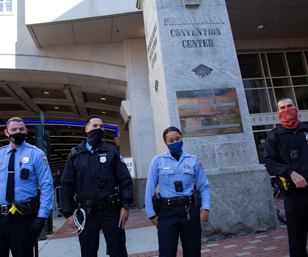 philadeliphia police guard convention center