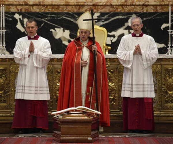 Pope: Governments Must Ensure All Have Access to Healthcare