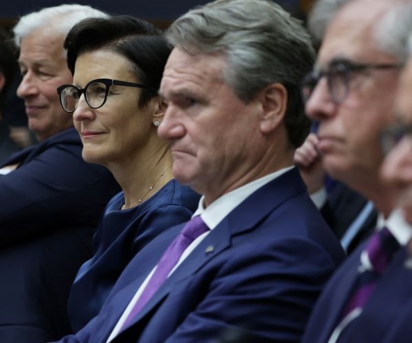 Bank CEOs Warn of 'Daunting' Inflation Hazards