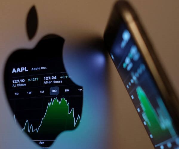 Apple Delays Self-Driving Car Launch to 2026