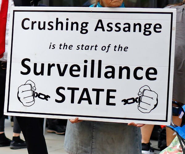 julian assange wikileaks demonstration in uk