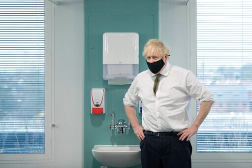 England Faces Lockdown That Will Last at Least Six Weeks