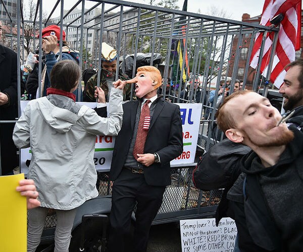 Marijuana Group Hands Out Joints at Inauguration