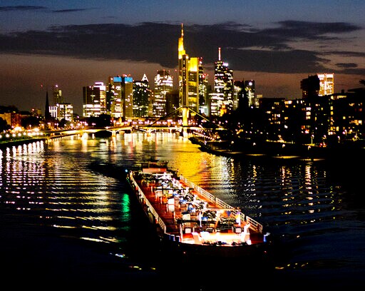 German Business Outlook Darkens amid Trade Slowdown