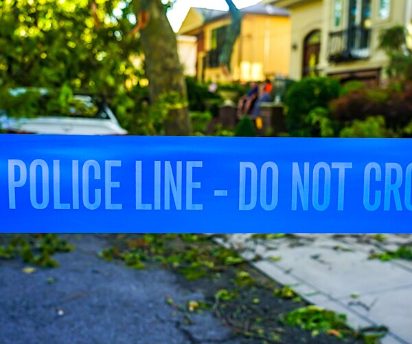 Police line do not cross tape