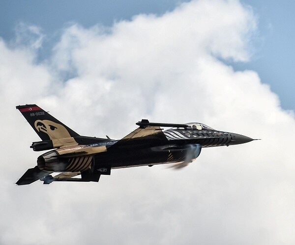 f16 flies over istanbul airport