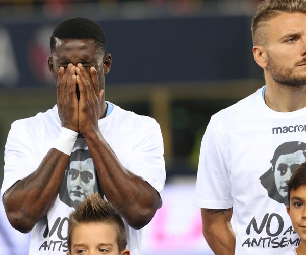Lazio Anne Frank Shirts Worn in Response to Anti-Semitic Abuse