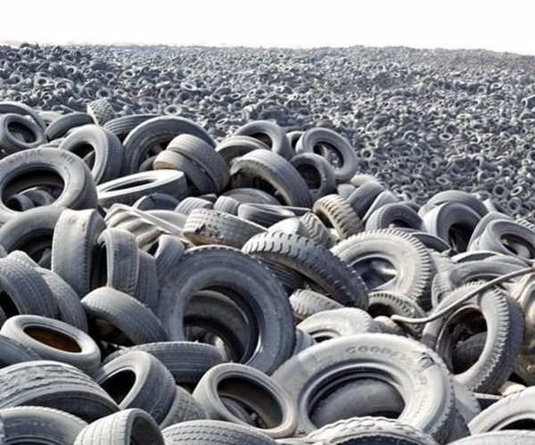 Lipper: Investors Flock to Junk Bond Funds at Record Pace