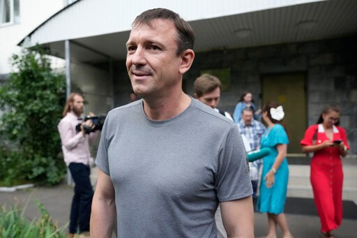 Russian Court Orders House Arrest for a General in Custody on Fraud Charges