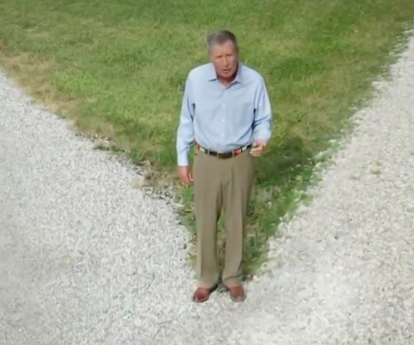 john kasich endorses joe biden standing at crossroads