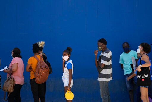 Brazil Swaps Acclaimed Welfare Program for Untested Stand-in