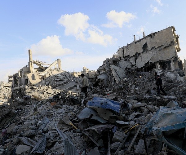 Raqqa Nearly Destroyed While Being Liberated From ISIS