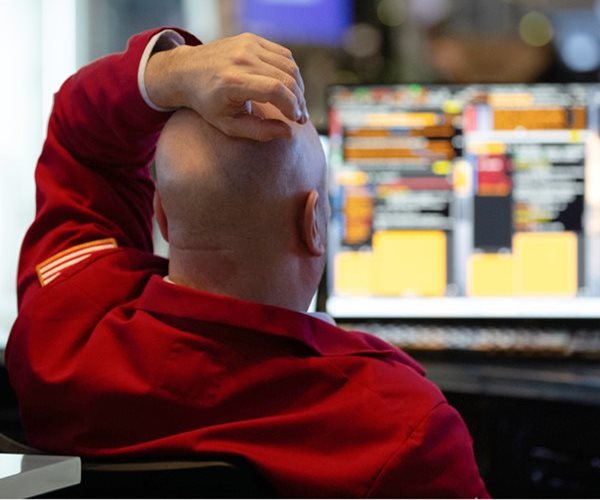 Stocks Rise on Mideast Diplomacy, Strong Earnings